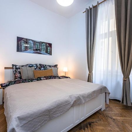 Tynska Ulicka Apartment Praag Buitenkant foto